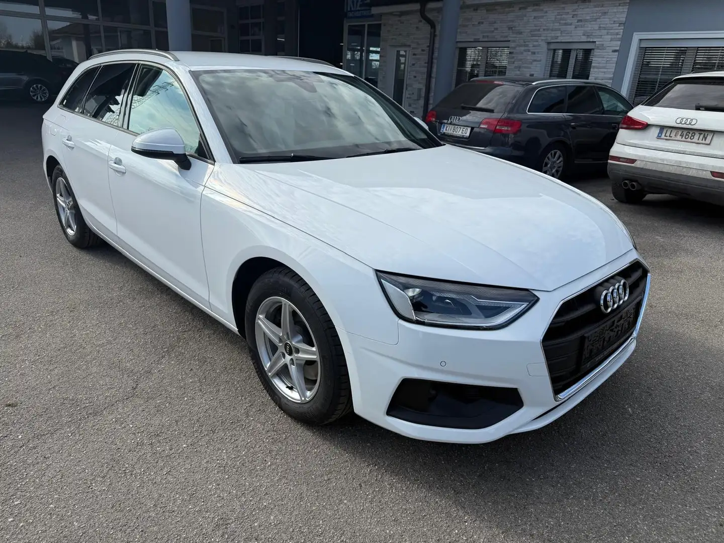 Audi A4 35 TDI / Navi / LED / PDC Weiß - 2
