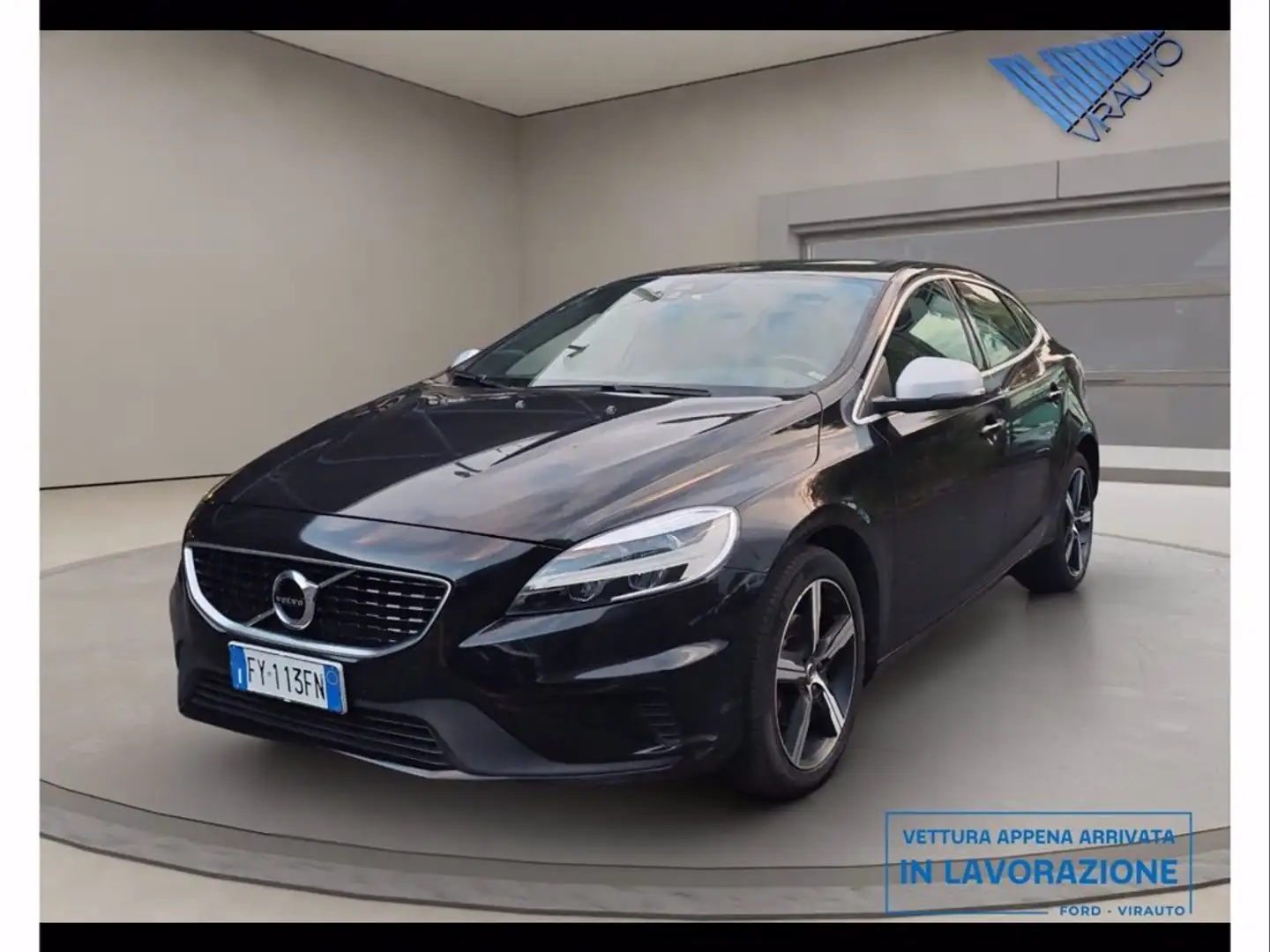 Volvo V40 2.0 d2 R-design Nero - 1