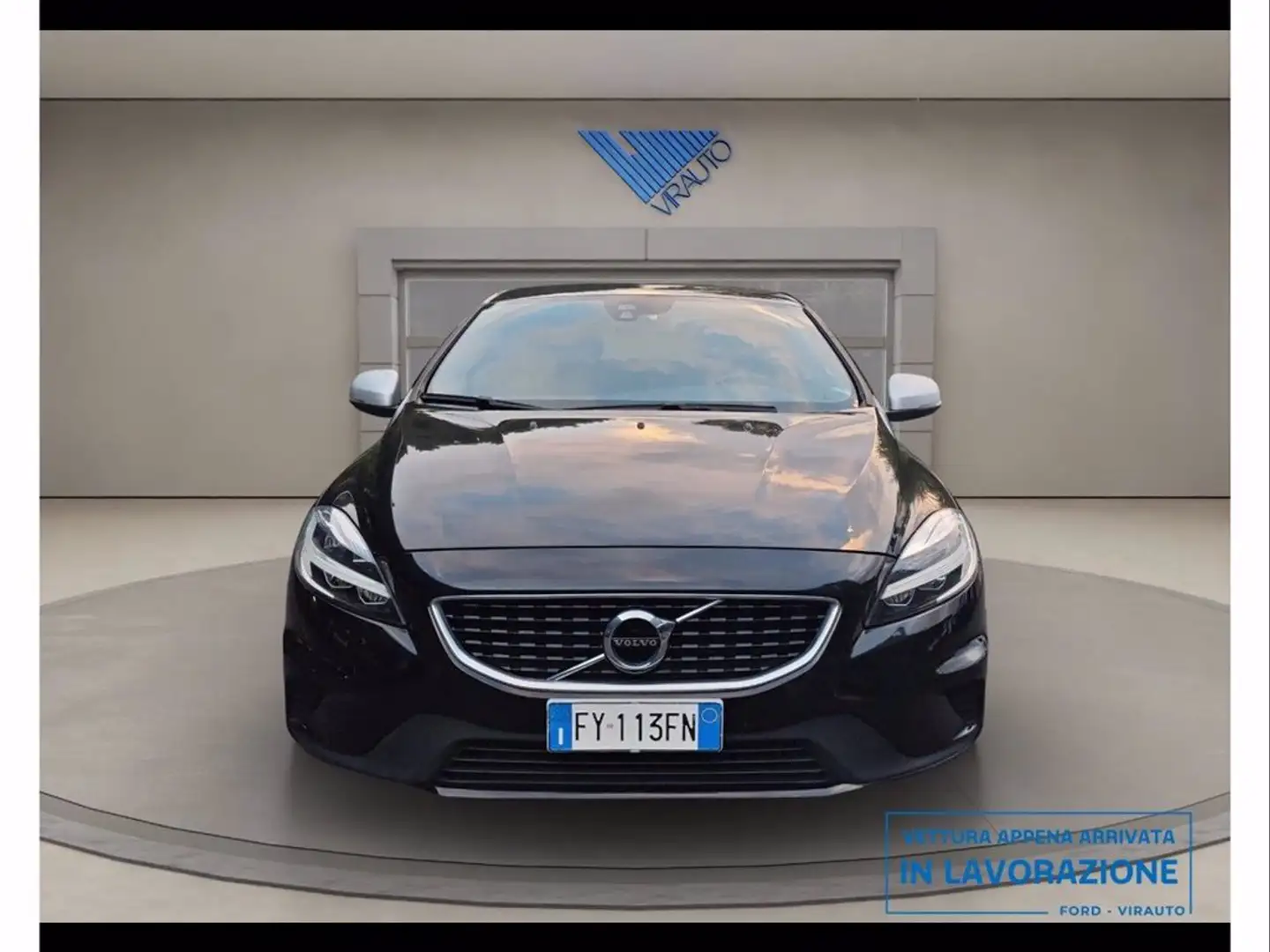 Volvo V40 2.0 d2 R-design Nero - 2