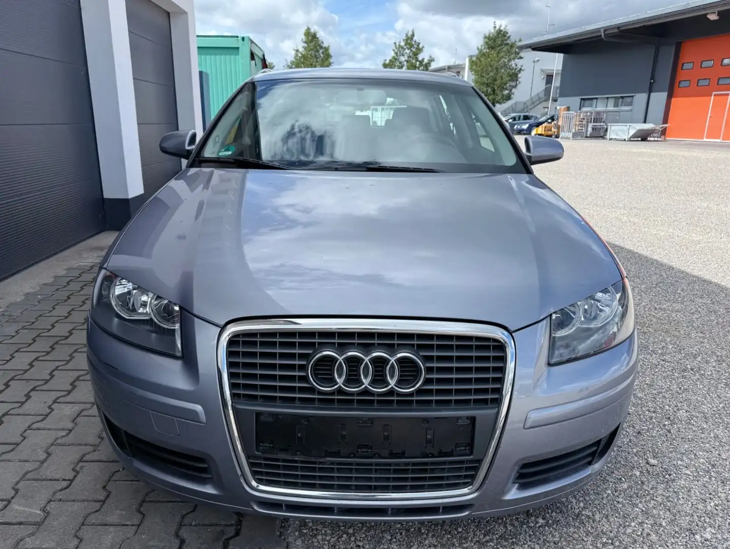 Audi A3 Sportback 2.0 FSI Attraction/Klimaautomatik Silber - 2