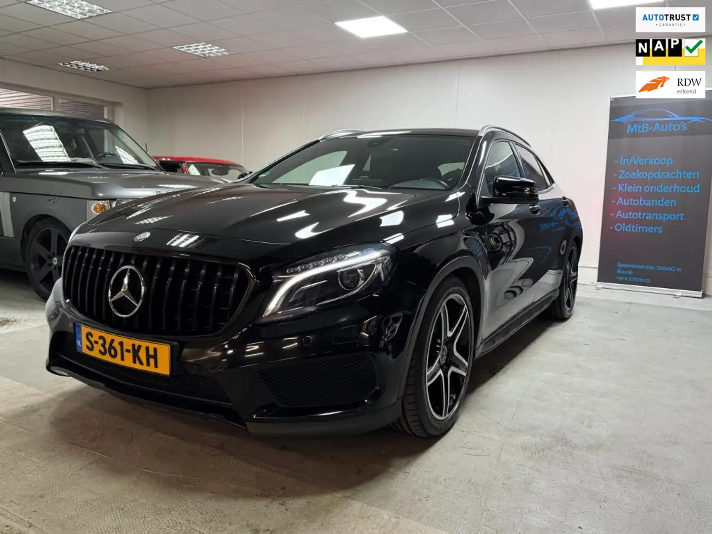 Mercedes-Benz GLA 200 Ambition Automaat 2015 Schwarz - 1