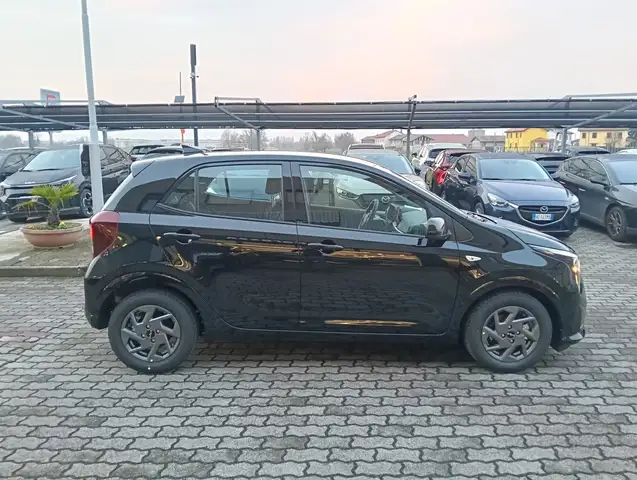Kia Picanto view 9