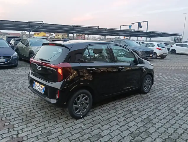 Kia Picanto view 8