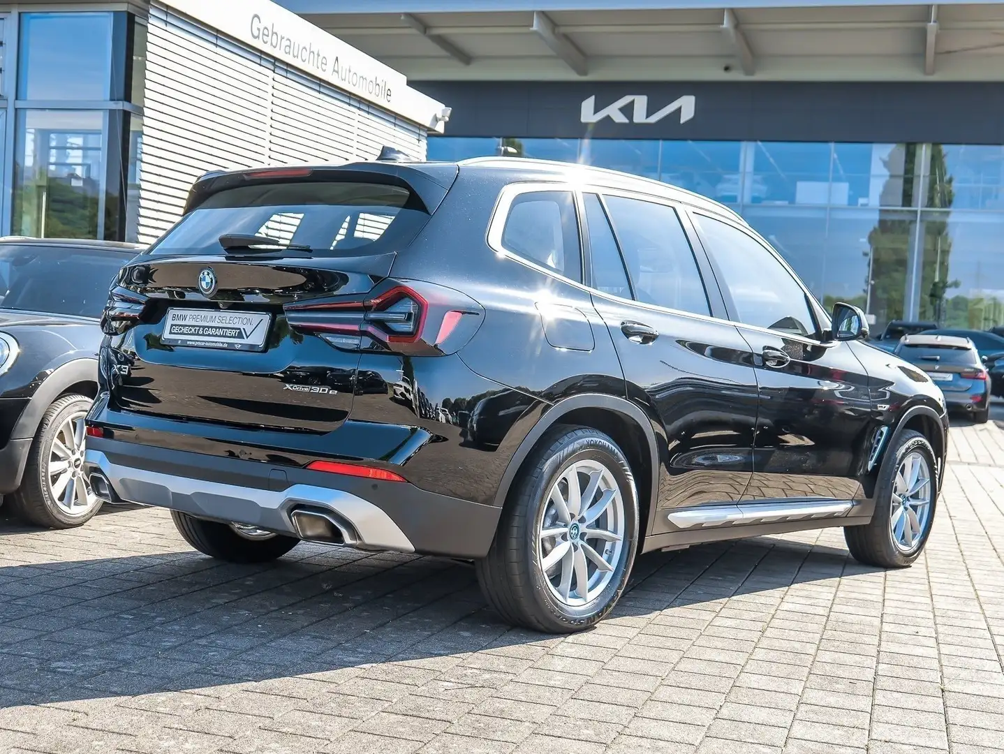 BMW X3 xDrive30e AHK RFK NAVI LED PDC V+H DAB Klima Schwarz - 2