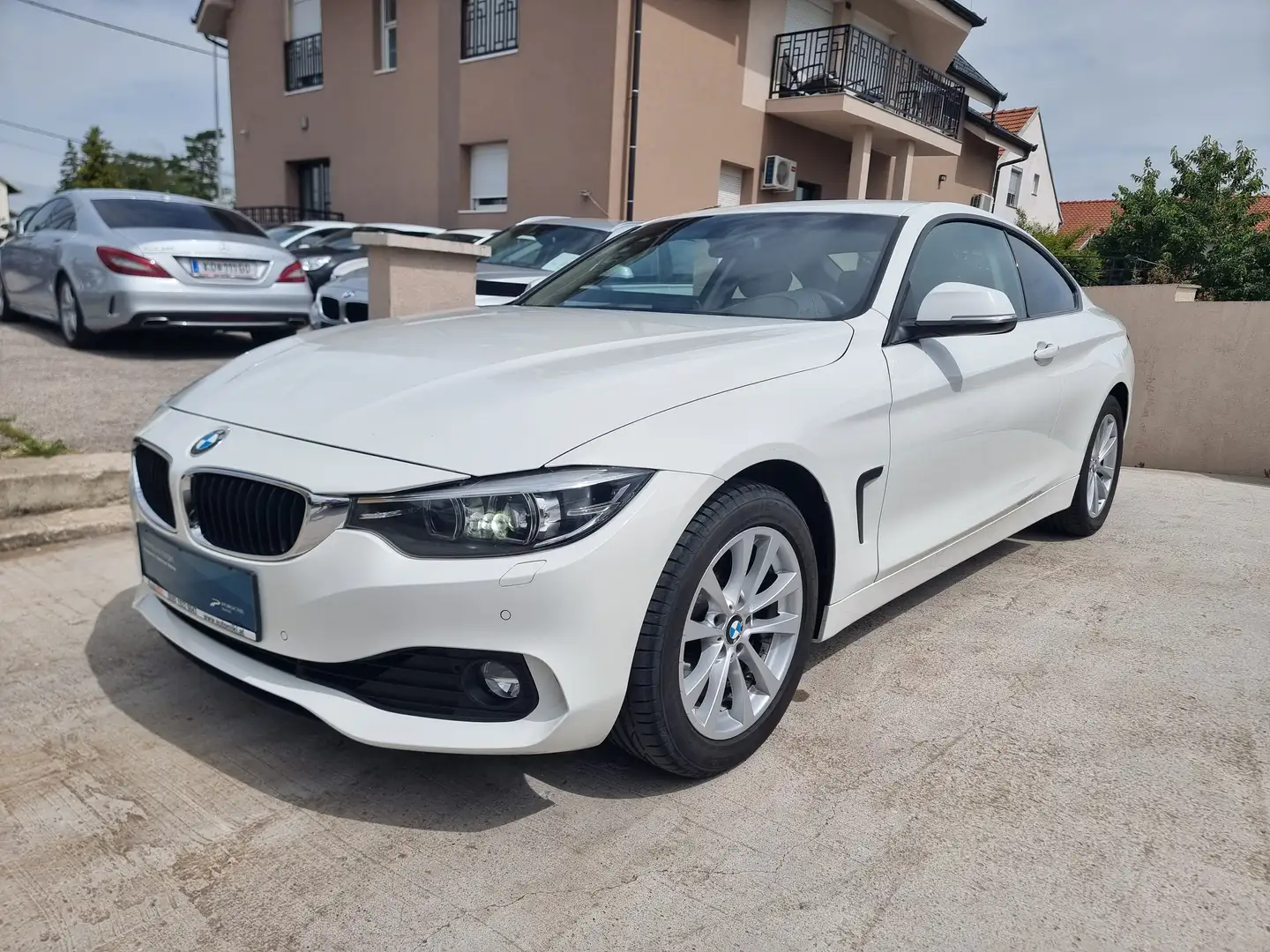 BMW 420 420 i xDrive Automatik Allrad Coupe Advantage Blanc - 1