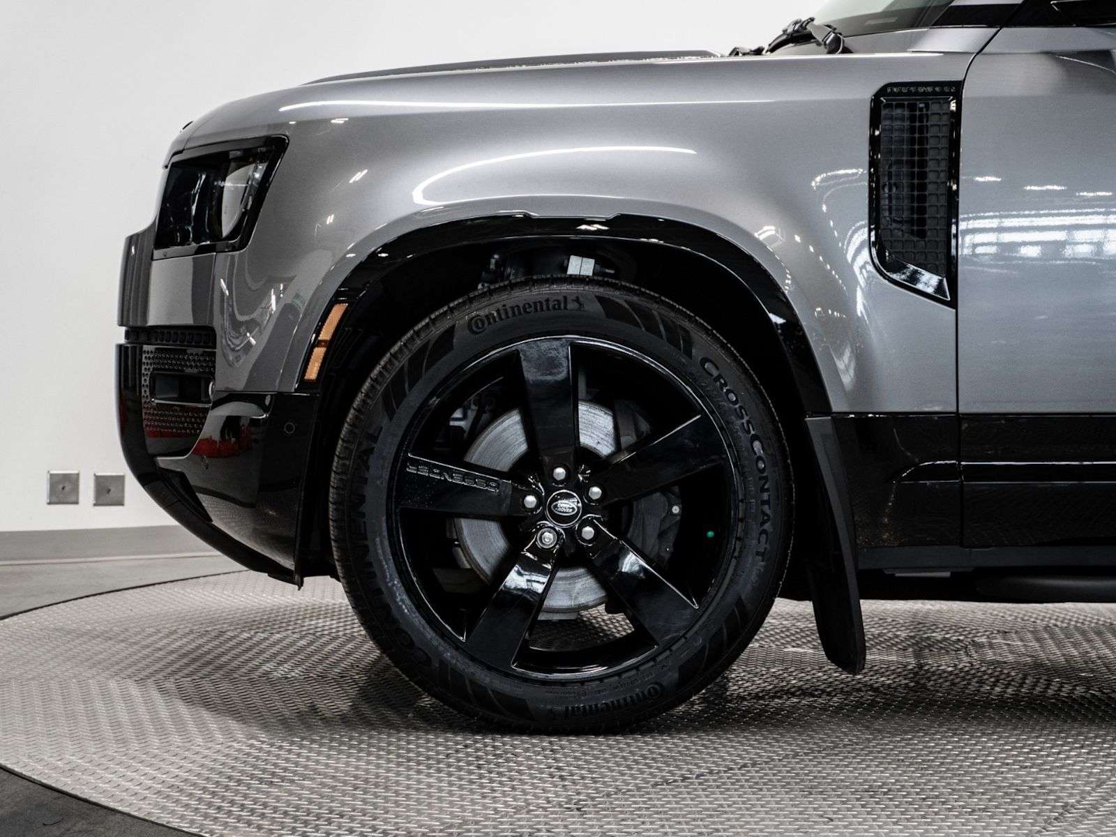 2024 Land Rover Defender X-DYNAMIC SE 110 | OFF ROAD PACK | 22 INCH WHEELS thumb 9