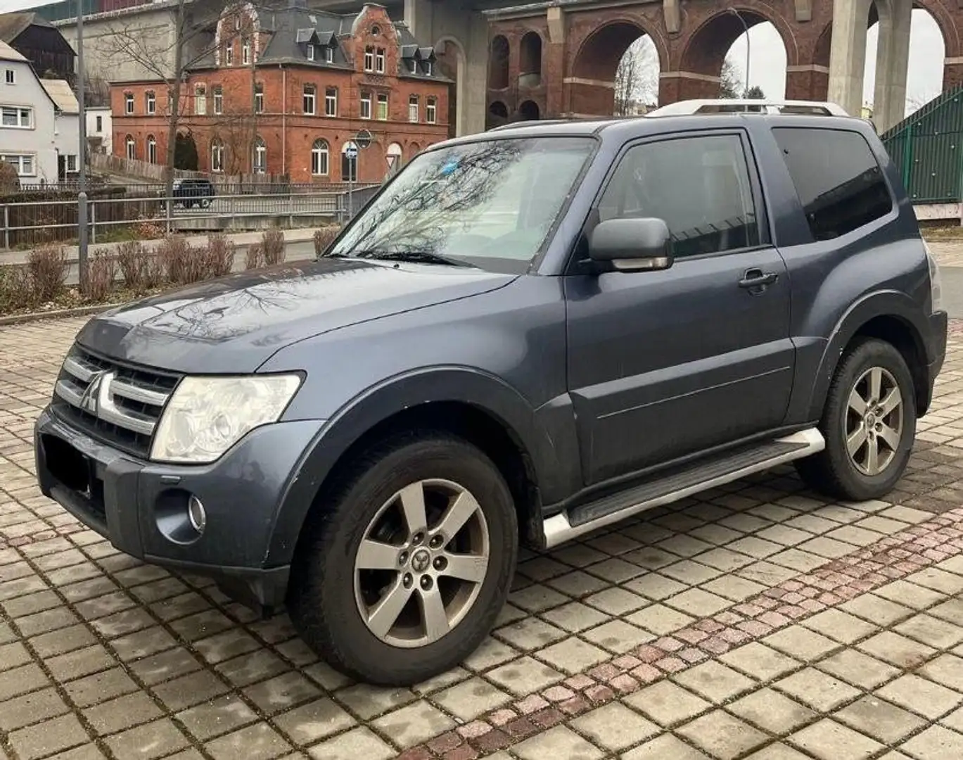 Mitsubishi Pajero Intense 3,2 DI-D TD Aut. Blau - 2