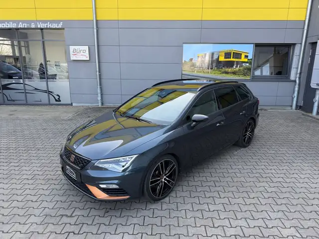 Seat Leon ST Cupra 300 4Drive LEDER/NAVI/PANO/SHZ/AHK
