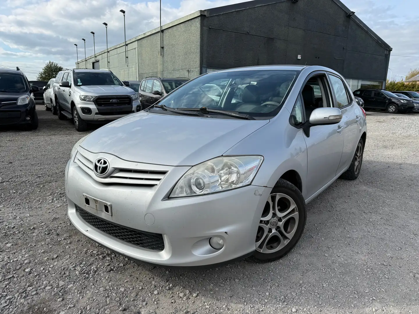 Toyota Auris Auris 1.33i VVT-i Executive Gris - 1