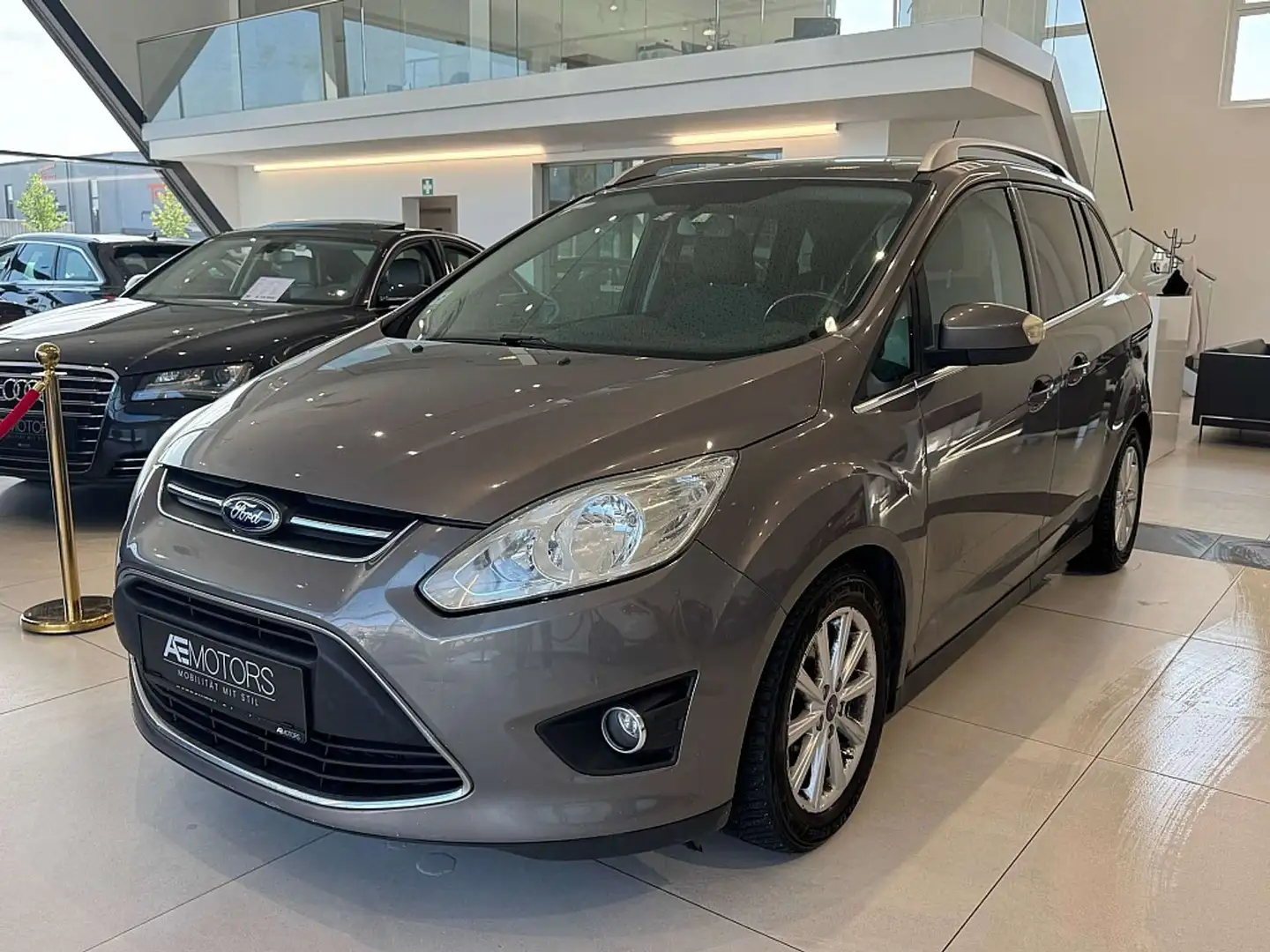 Ford Grand C-Max Grand C-MAX Titanium 2,0 TDCi DPF Powershift//7... Grau - 2