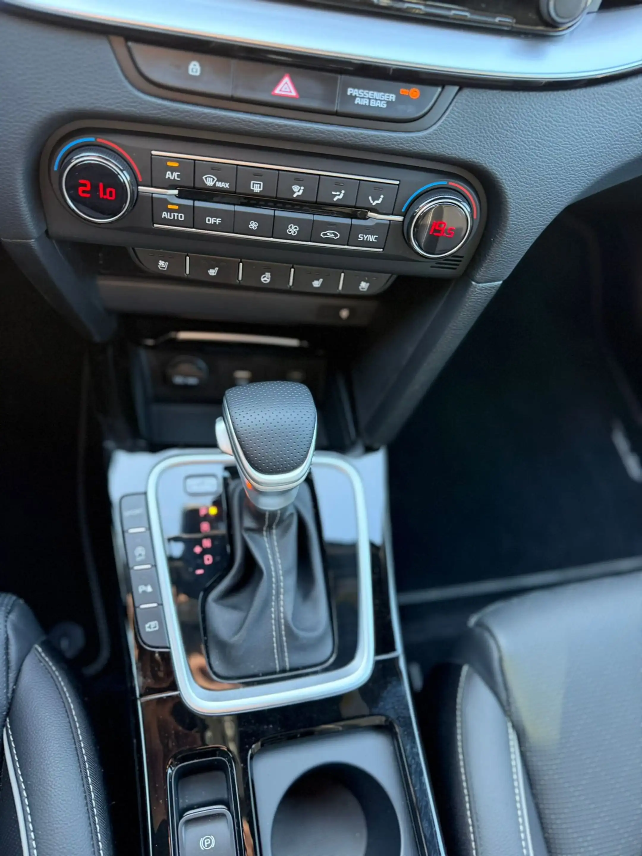 Kia Ceed / cee'd T-GDi ISG GT Line Plus DCT7 — photo 14