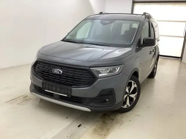 Ford Grand Tourneo PHEV Active
