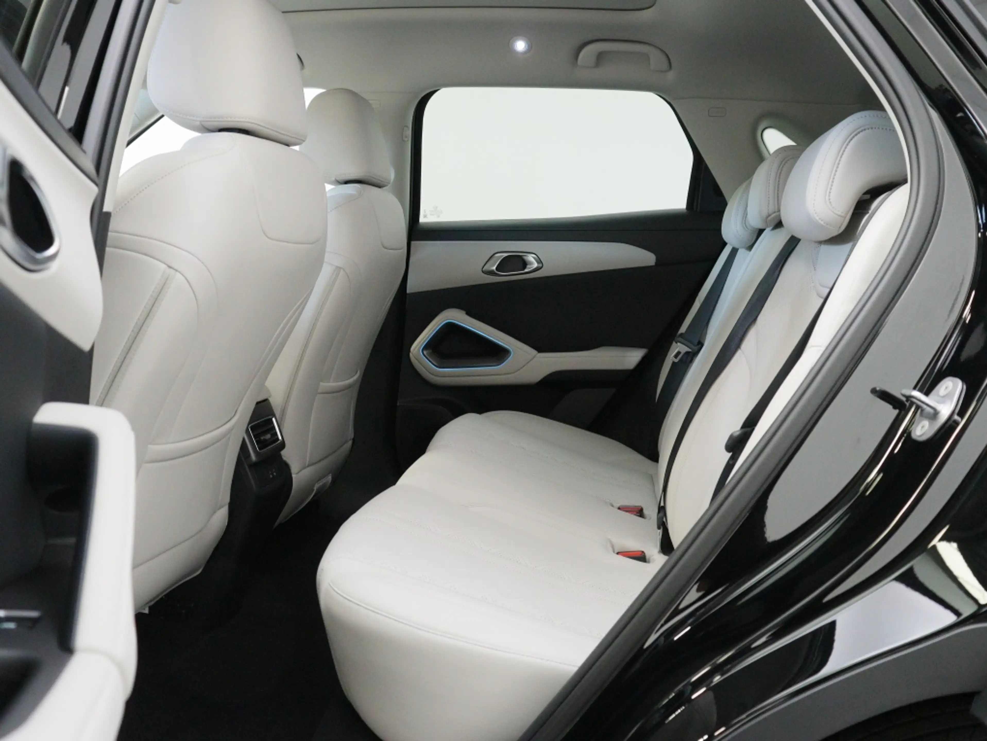 BYD Atto 2 Boost 18 kWh Plug-In | BYD Dealer | Private Lease — photo 15