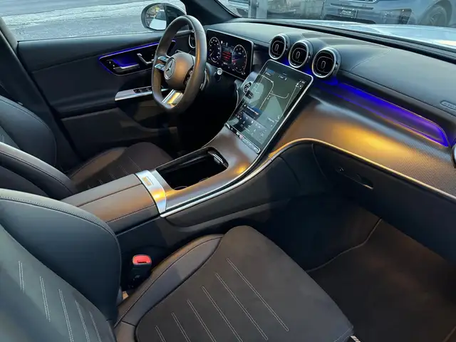Mercedes-Benz 220 view 9