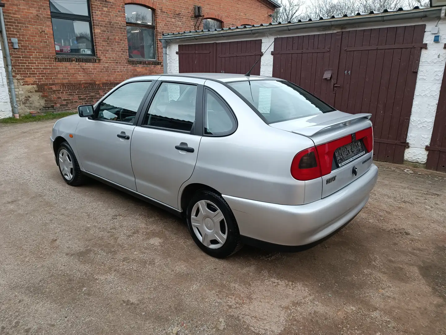 SEAT Cordoba 1,6 Automatik,Klima,62 Tkm,TÜV NEU,Sauber Srebrny - 1