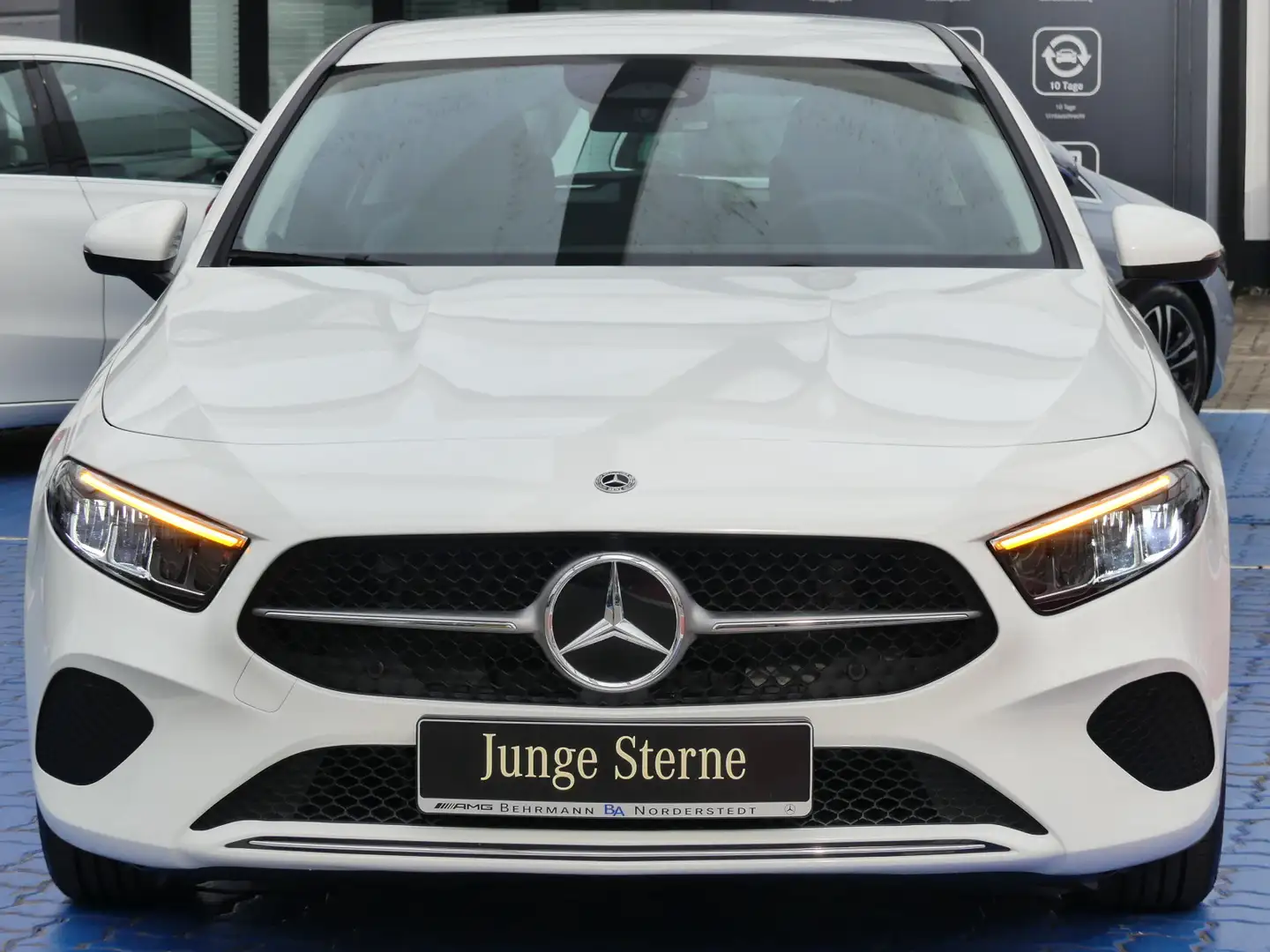 Mercedes-Benz A 180 A 180 Progressive ++AHK+R-Kamera+Burmester+LED++ Weiß - 2
