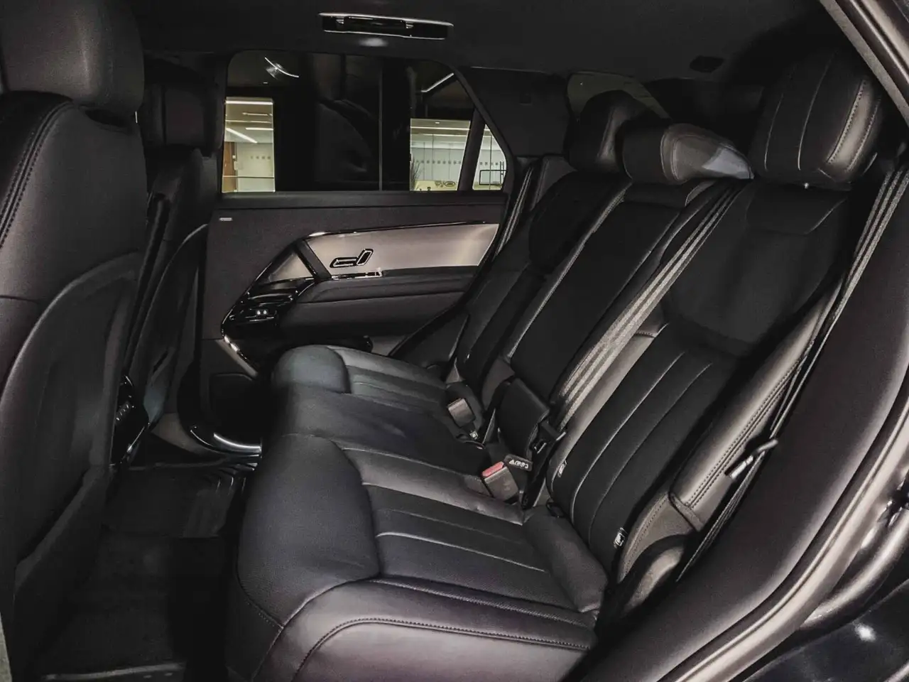 Land Rover Range Rover Sport снимка Land Rover Range Rover Sport