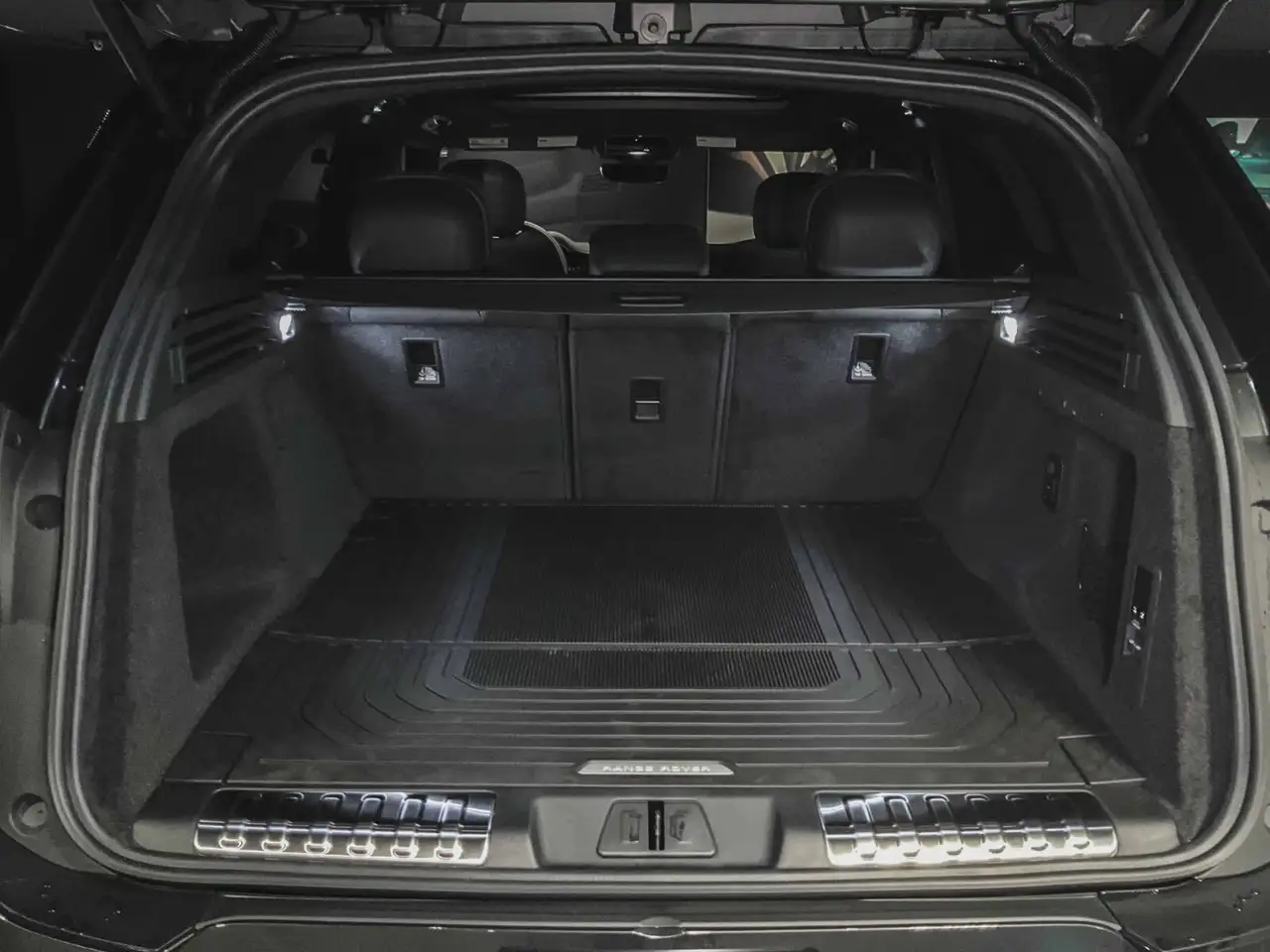 Land Rover Range Rover Sport снимка Land Rover Range Rover Sport