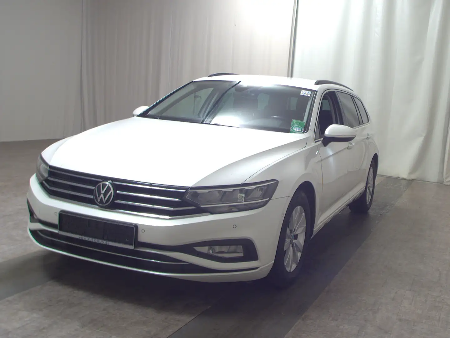 Volkswagen Passat Var. 2.0 TDI Business Navi LED RFK StHzg Weiß - 2