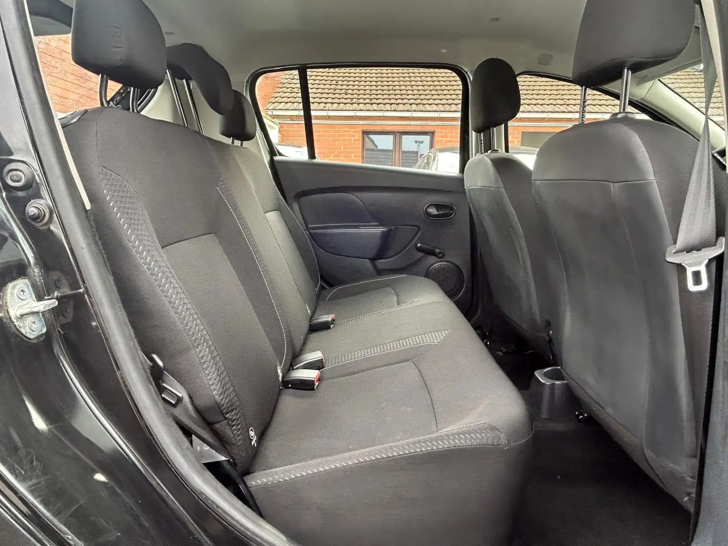 Dacia Sandero 1.0i SCe 73 CH MOTEUR CASSER Zwart - 2