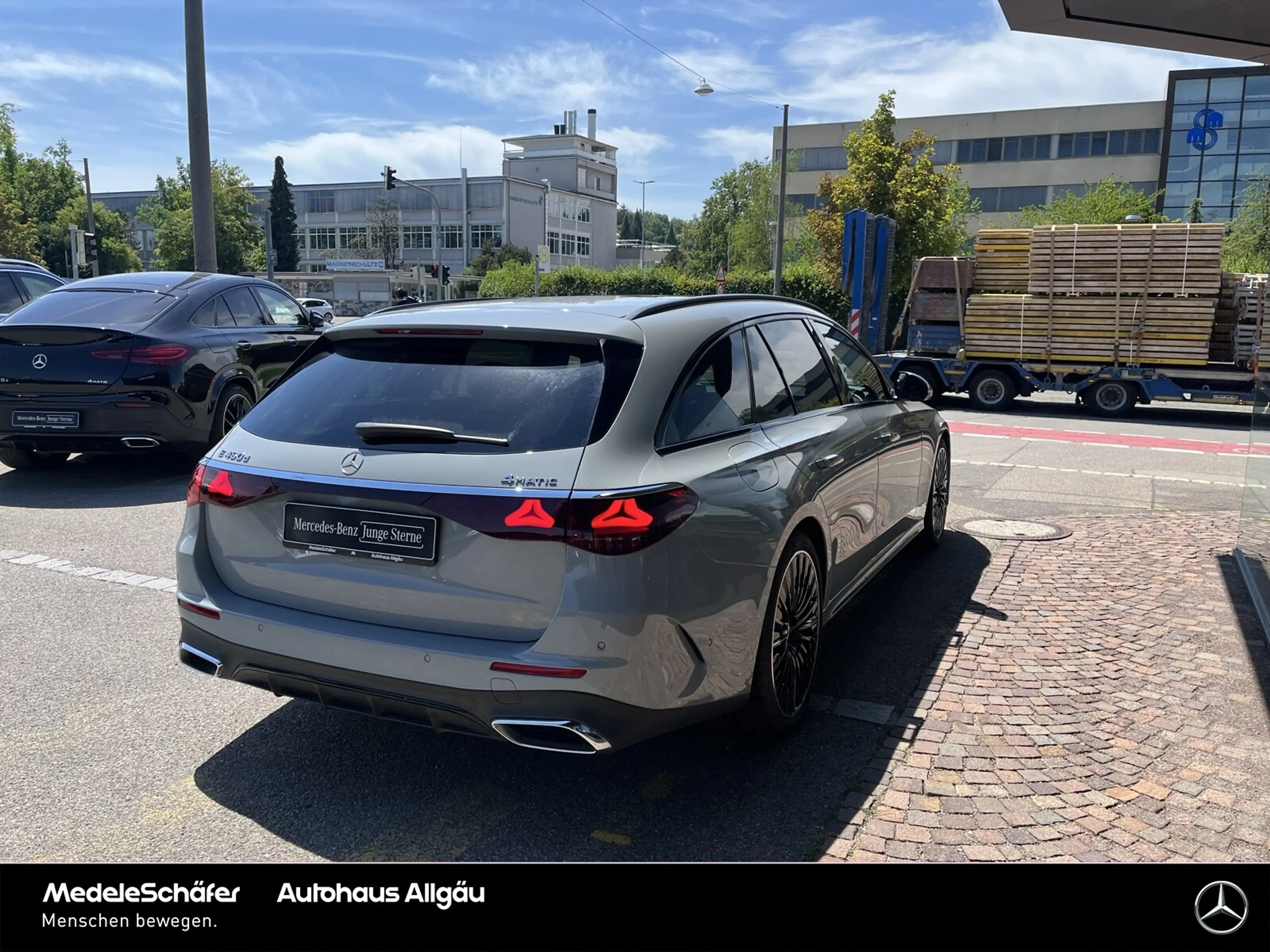 Mercedes-Benz E 450 E 450 T d 4M AMG Night Premium+ 20" AHK Pano 360° — photo 3