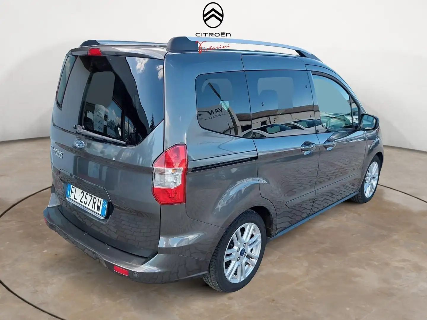 Ford Tourneo Courier 1.5 TDCI 75cv E6B Titanium Gri - 2