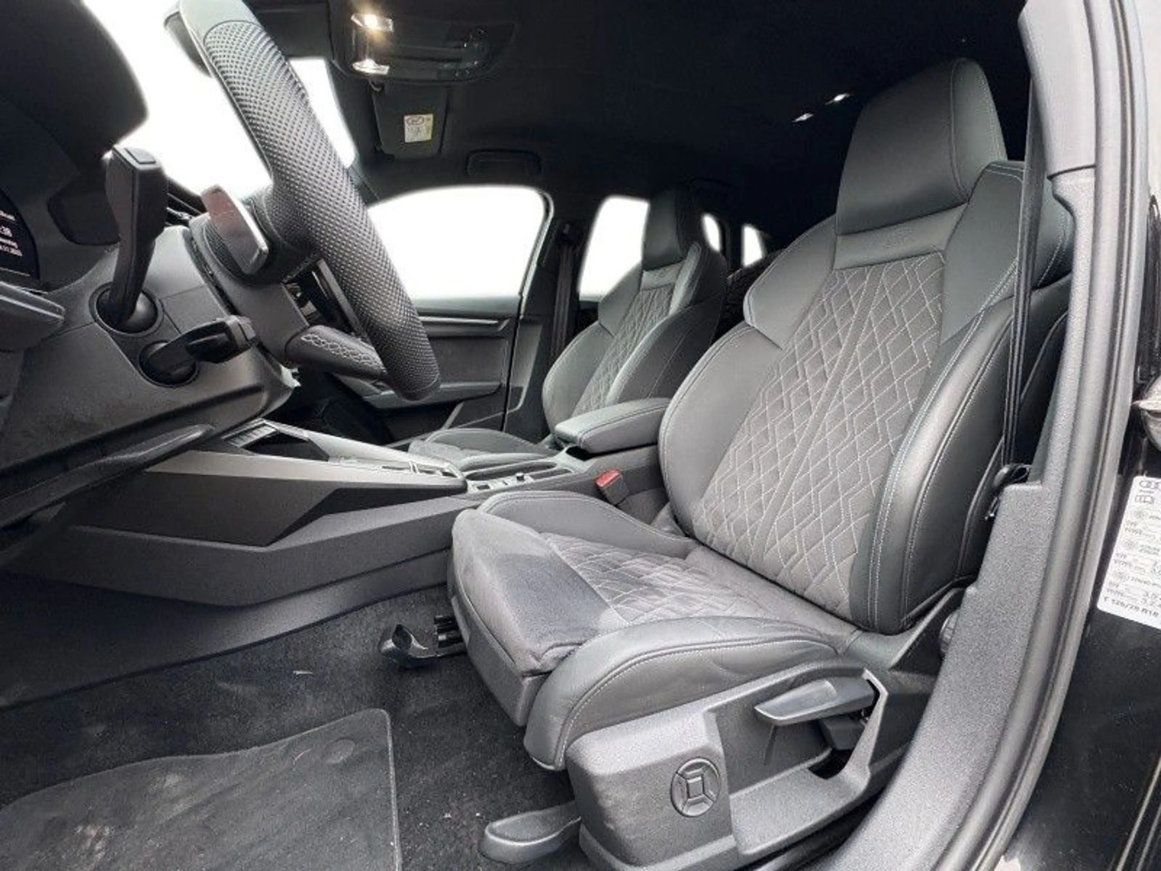 Audi S3 Sportback 2.0 TFSI quattro — photo 6