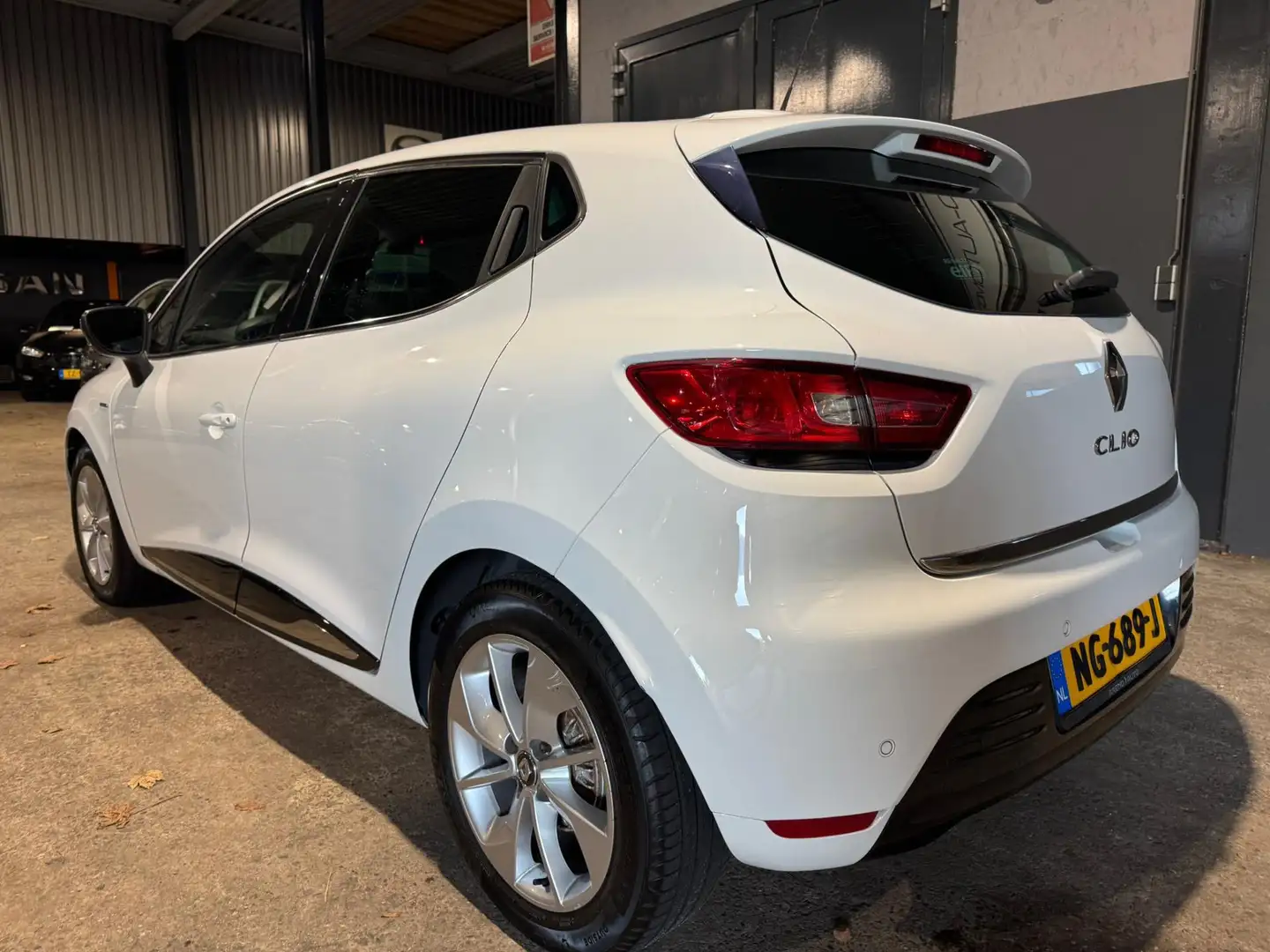 Renault Clio 1.2 TCe Limited Navigatie Bass Reflex NAP Weiß - 2