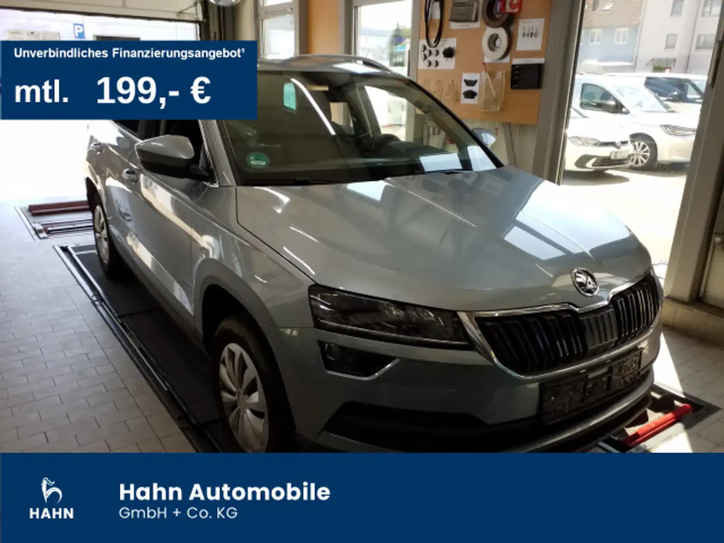 Skoda Karoq 1.5TSI Style Keyless Entry Pano LED CAM Grau - 1