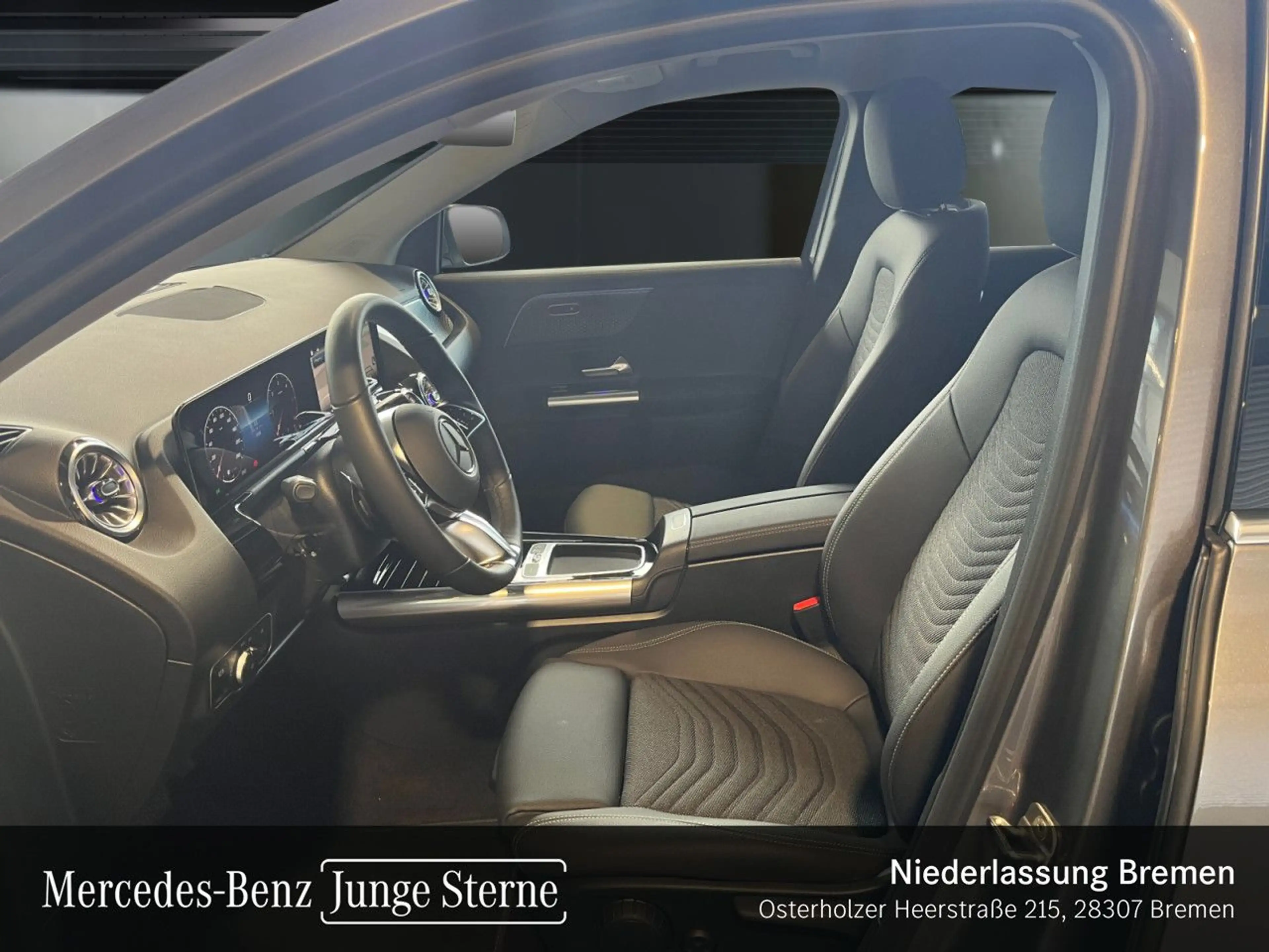 Mercedes-Benz GLA 220 d 4M PROGRESSIVE+LED+KAMERA+TOTW+KEYLESS — photo 11
