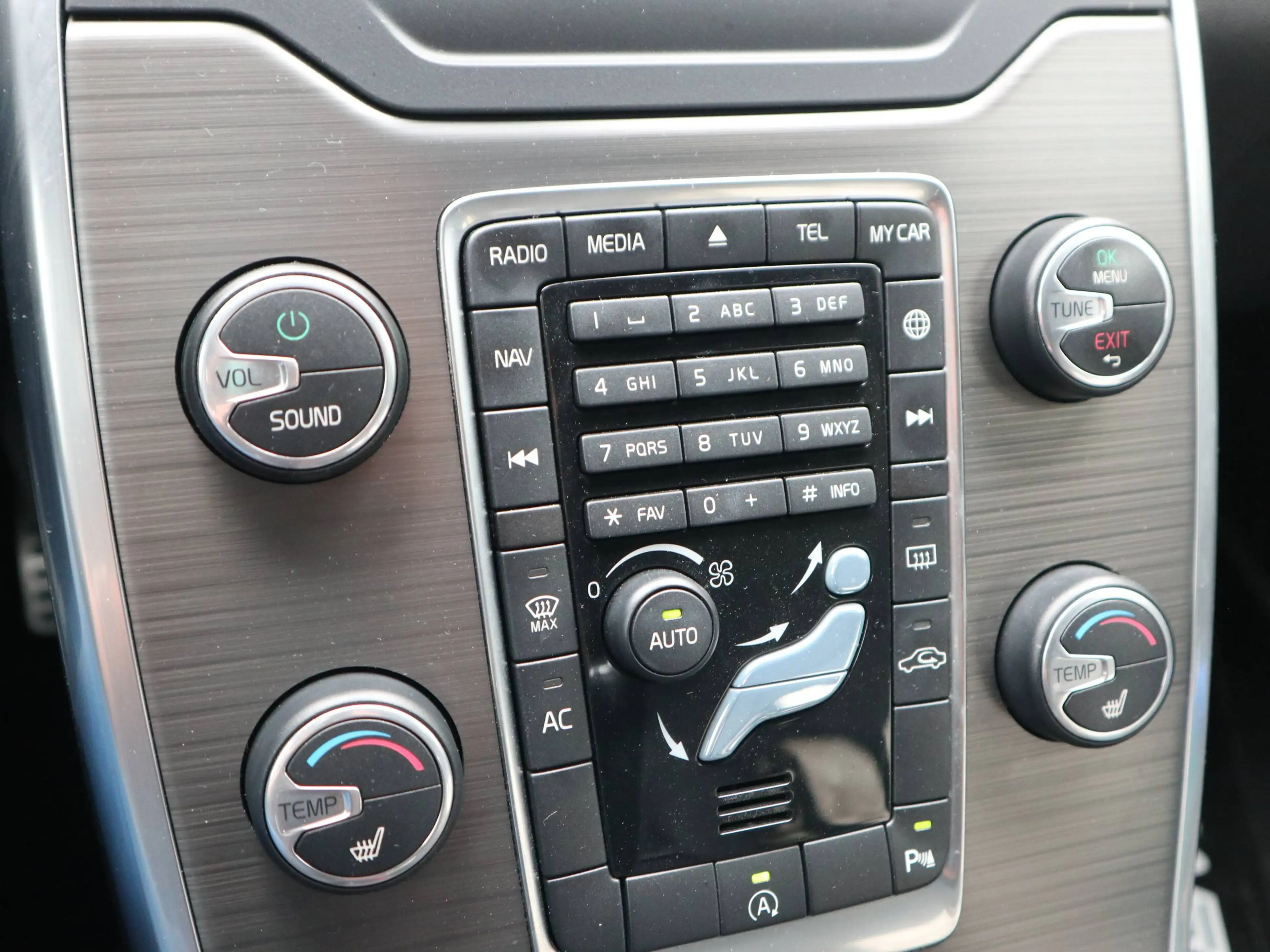 Volvo V70 Linje Classic Navi BiXen Kindersitze — photo 14
