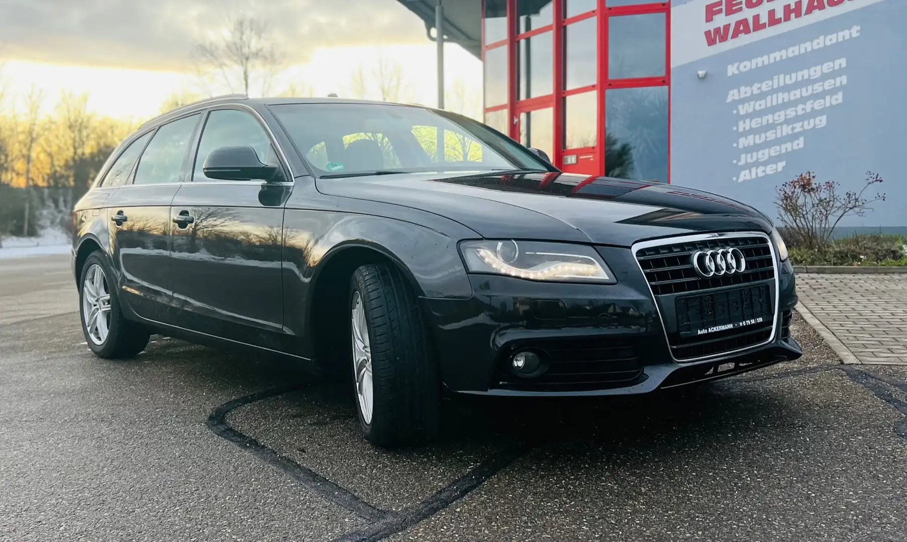 Audi A4 Avant 1.8 TFSI, Automatik, TÜV 02/26 Grau - 2