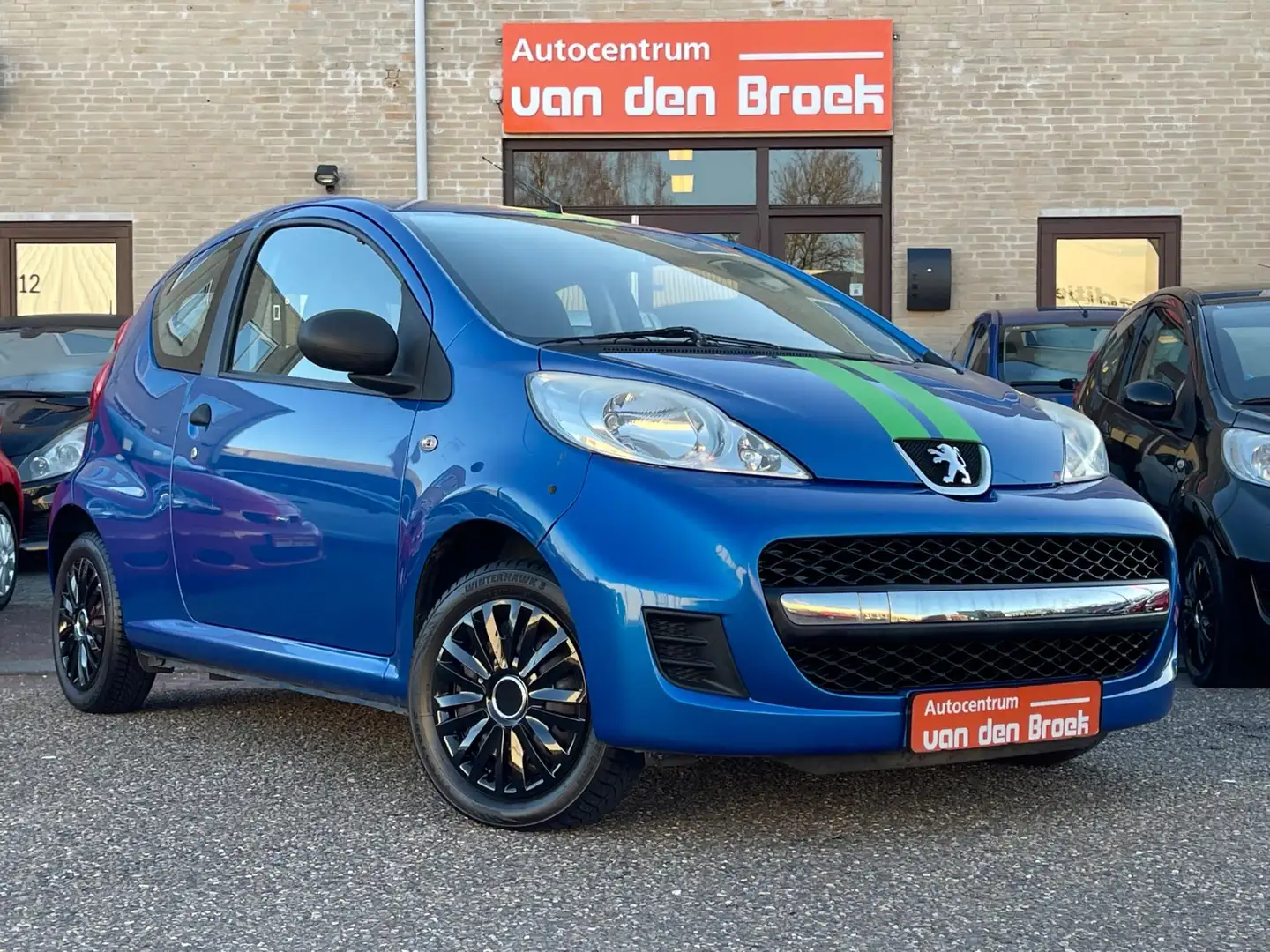 Peugeot 107 1.0-12V Urban Move Face Lift Nieuwe Apk Blauw - 2