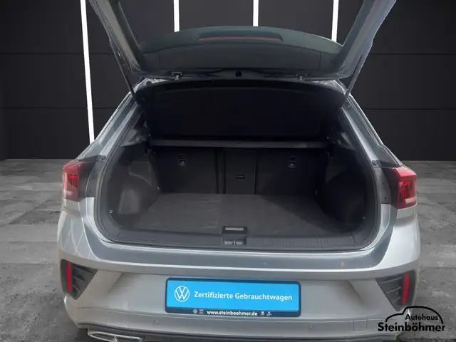 Volkswagen T-Roc view 6