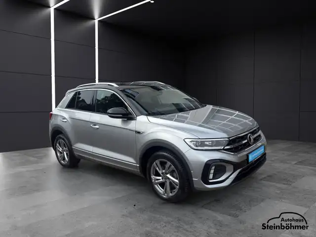 Volkswagen T-Roc view 9