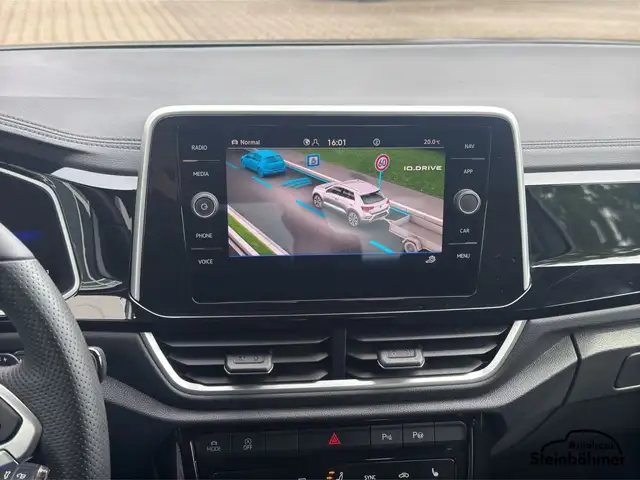 Volkswagen T-Roc view 23