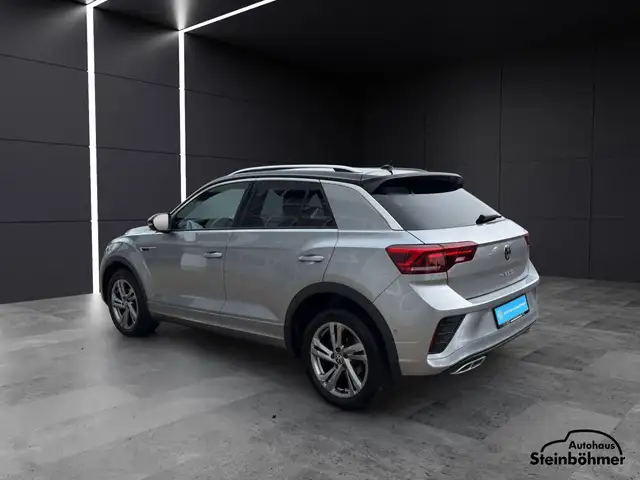 Volkswagen T-Roc view 4