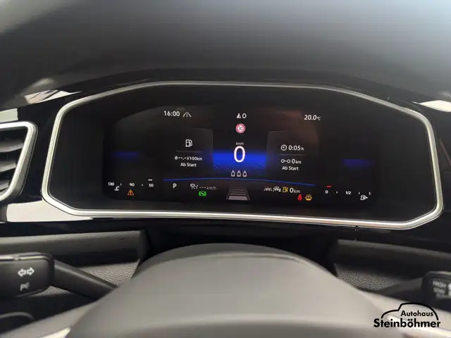Volkswagen T-Roc view 18