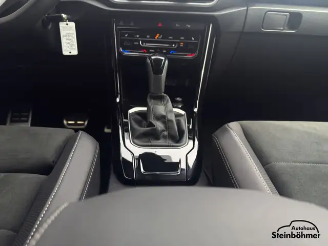 Volkswagen T-Roc view 20