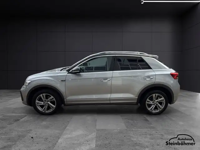 Volkswagen T-Roc view 3
