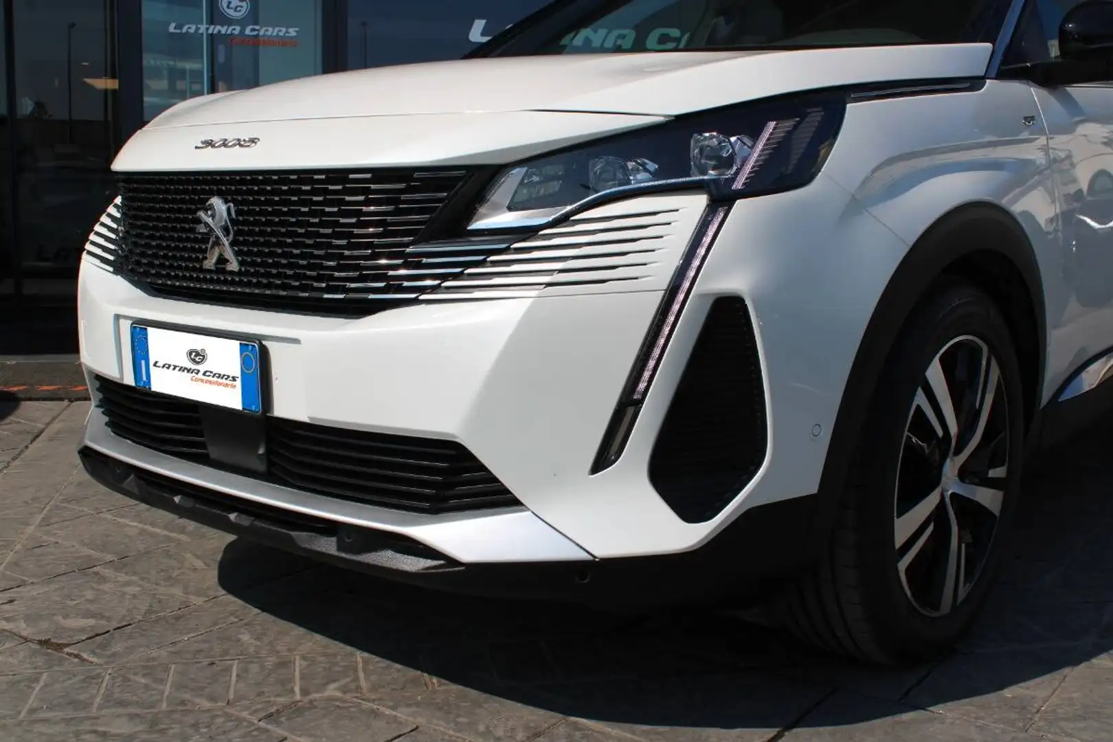 Peugeot 3008 1.5 bluehdi GT s&s 130cv AUTO con Navi e CarPlay Weiß - 2