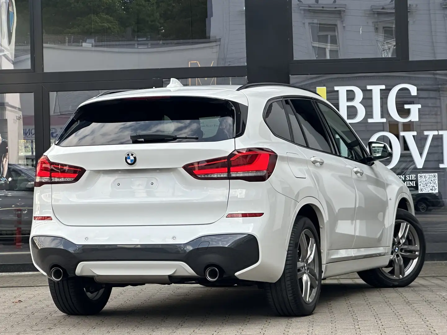 BMW X1 sDrive18d M Sport LED Navi PA PDC Aut. Tempo. Blanco - 2