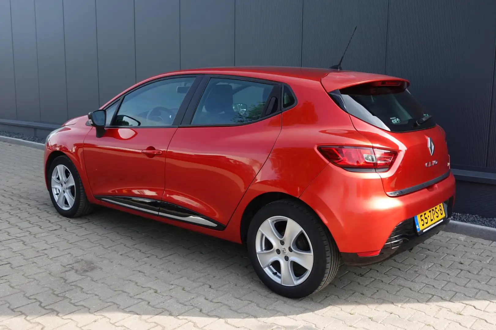 Renault Clio 0.9 TCe Expression Rosso - 2