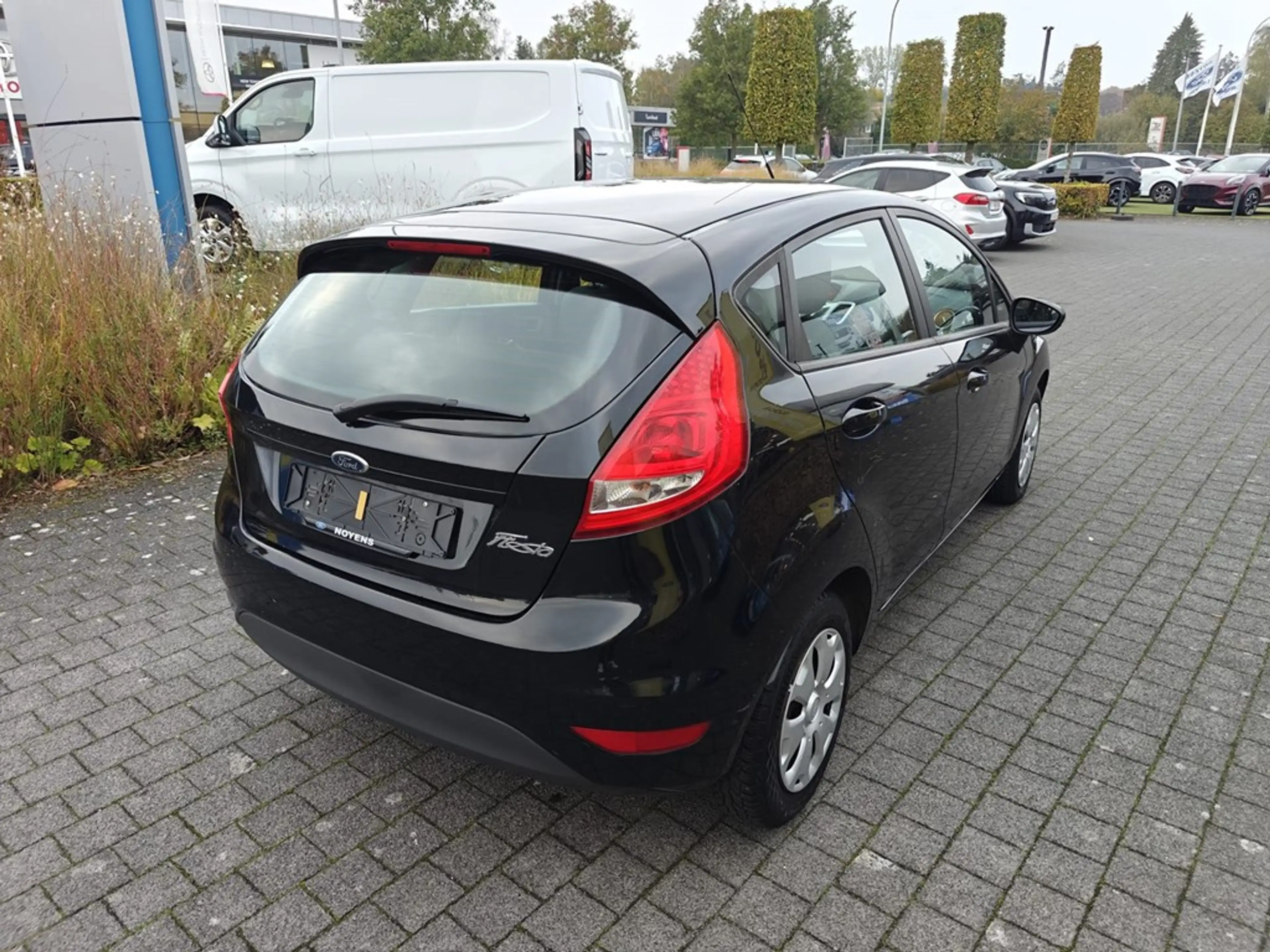 Ford Fiesta Trend — photo 7