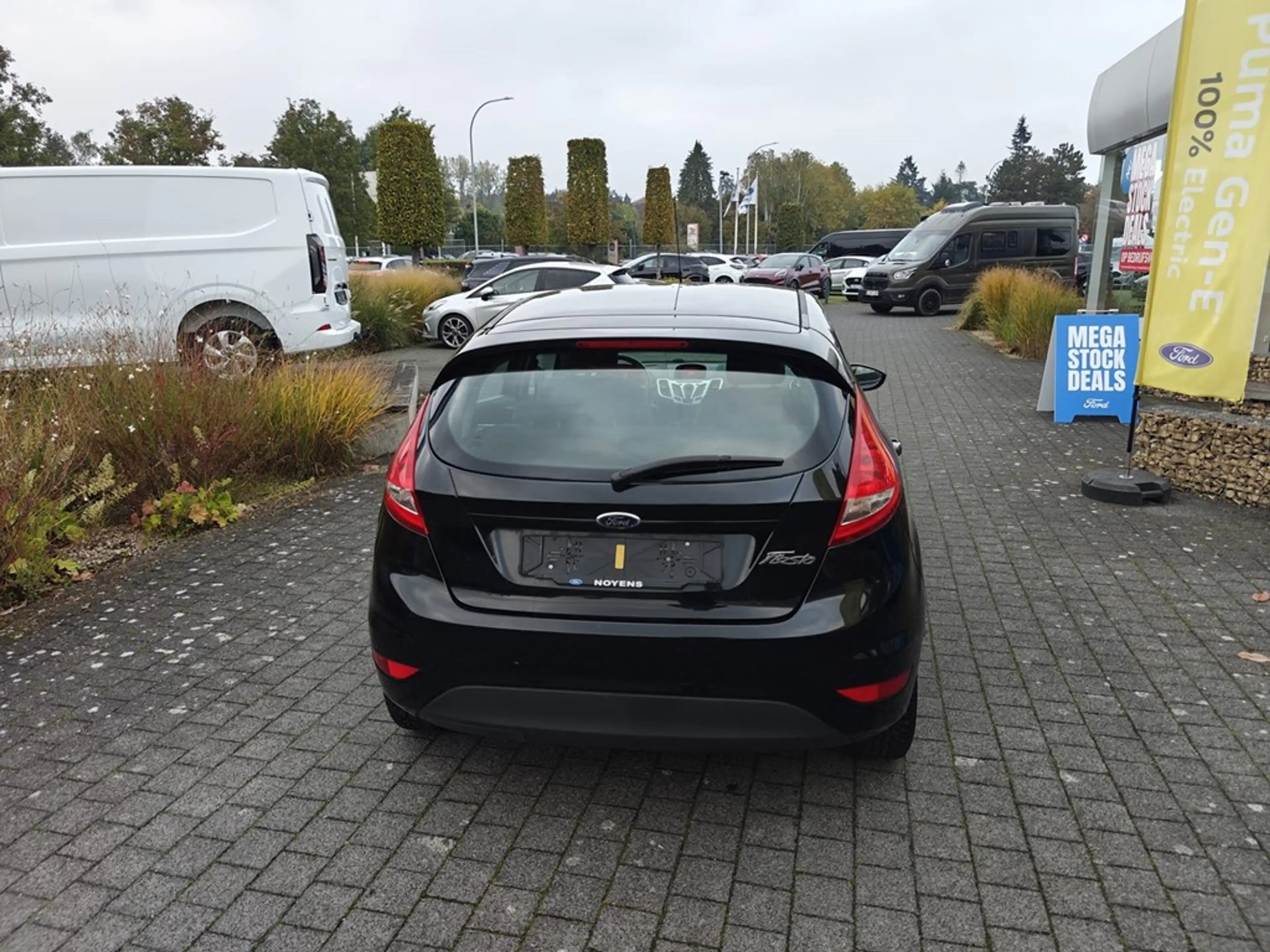 Ford Fiesta Trend — photo 8