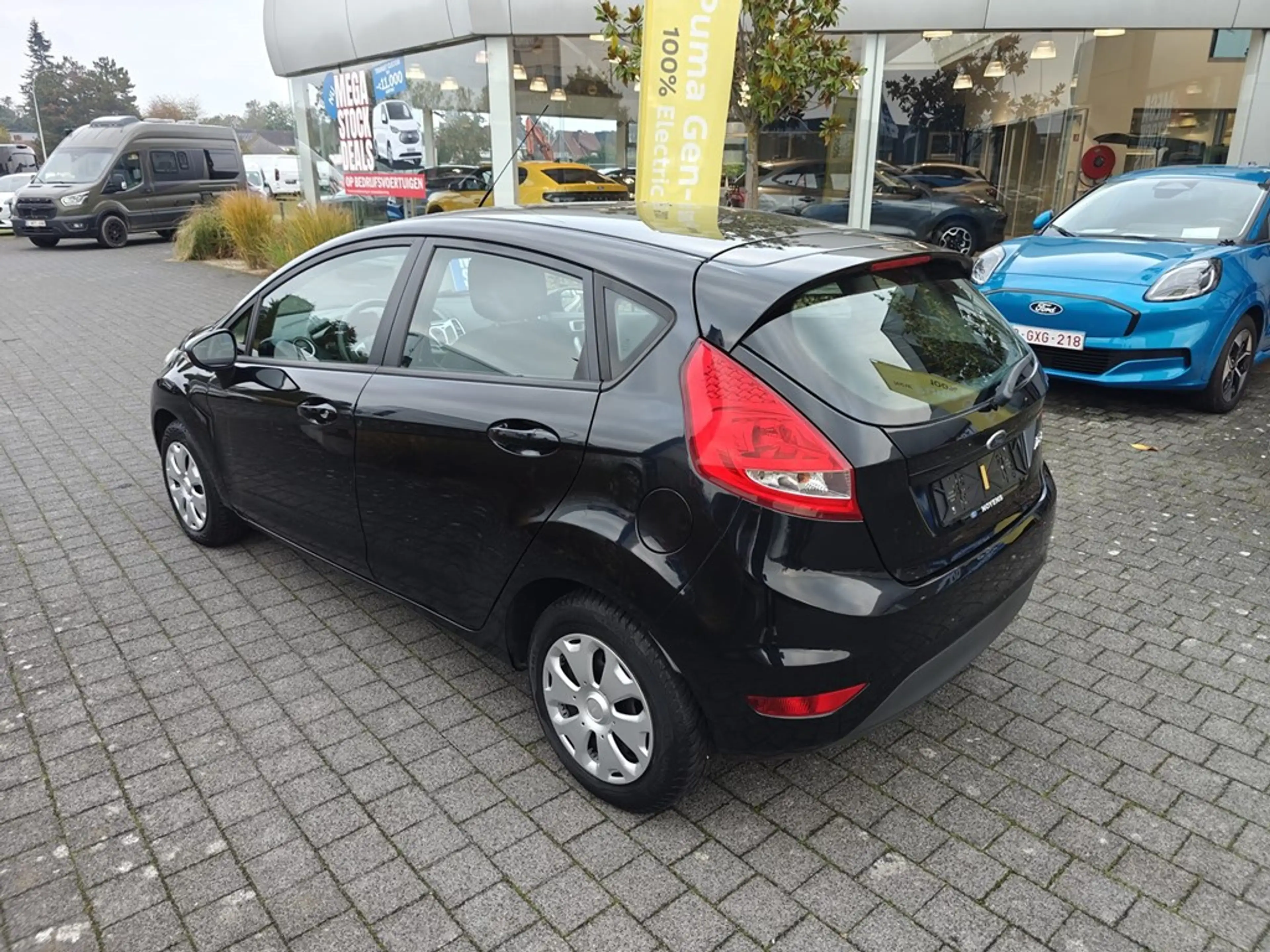 Ford Fiesta Trend — photo 9