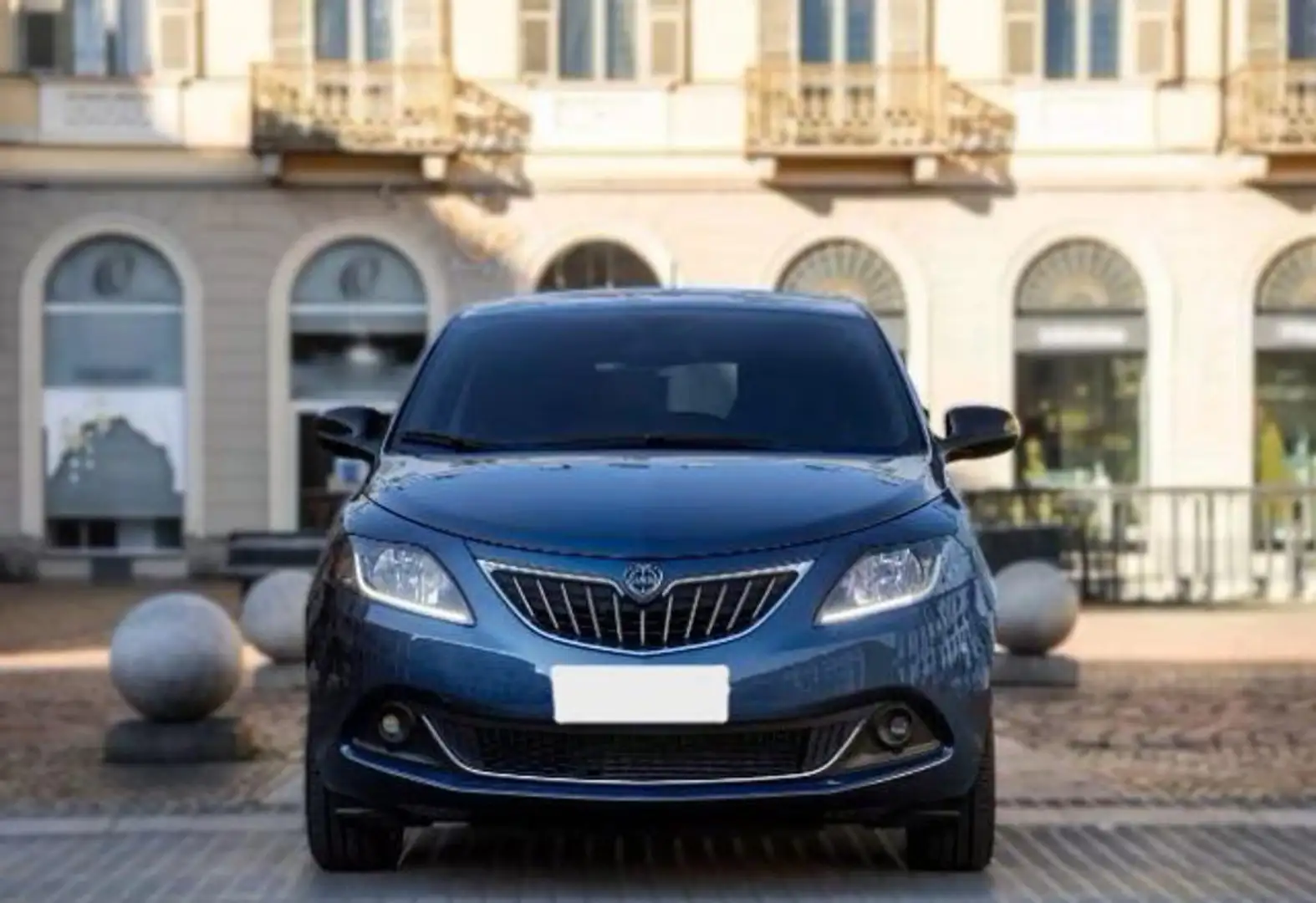 Lancia Ypsilon 1.0 FireFly 5 porte S&S Hybrid Blu/Azzurro - 1