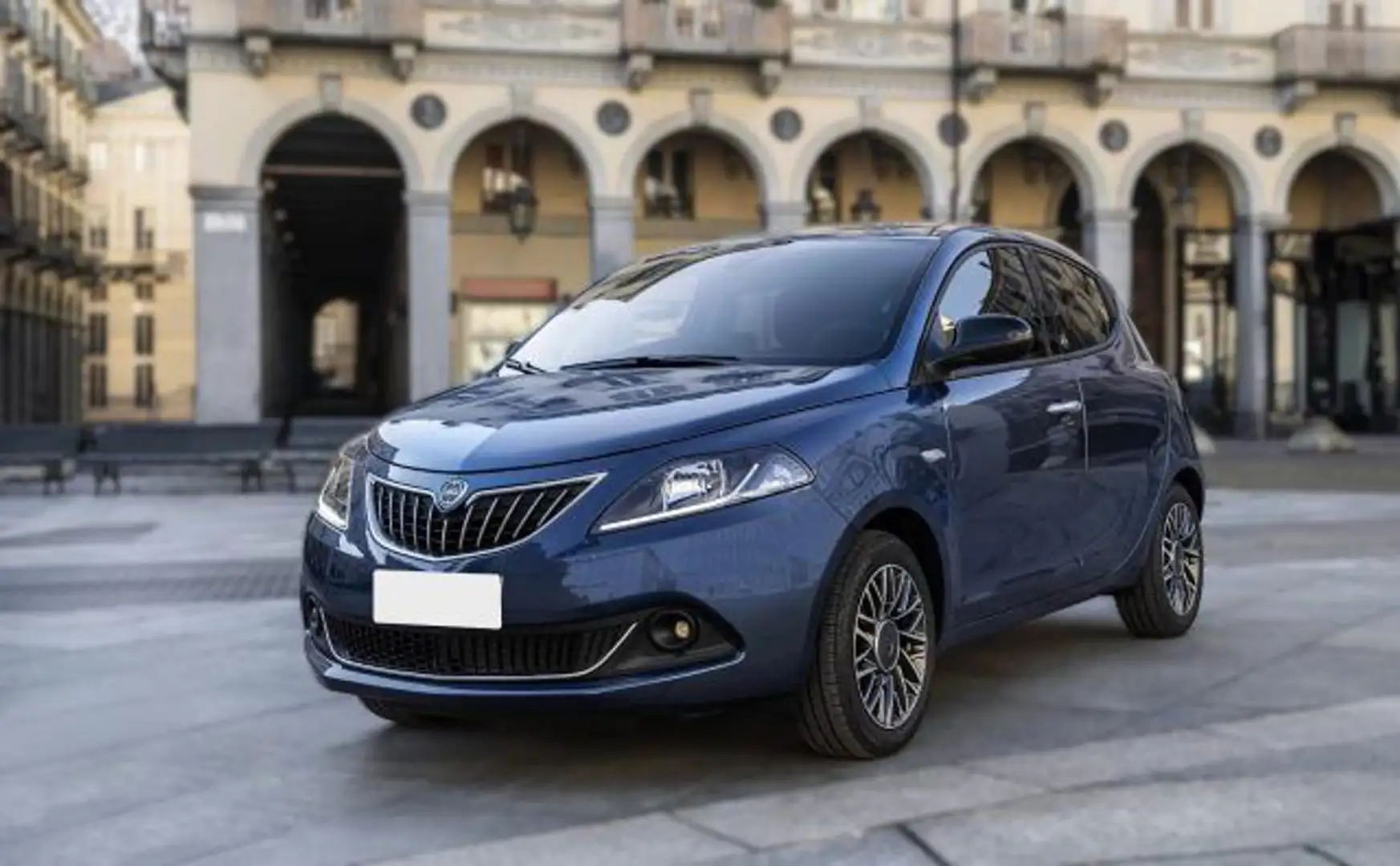 Lancia Ypsilon 1.0 FireFly 5 porte S&S Hybrid Blu/Azzurro - 2