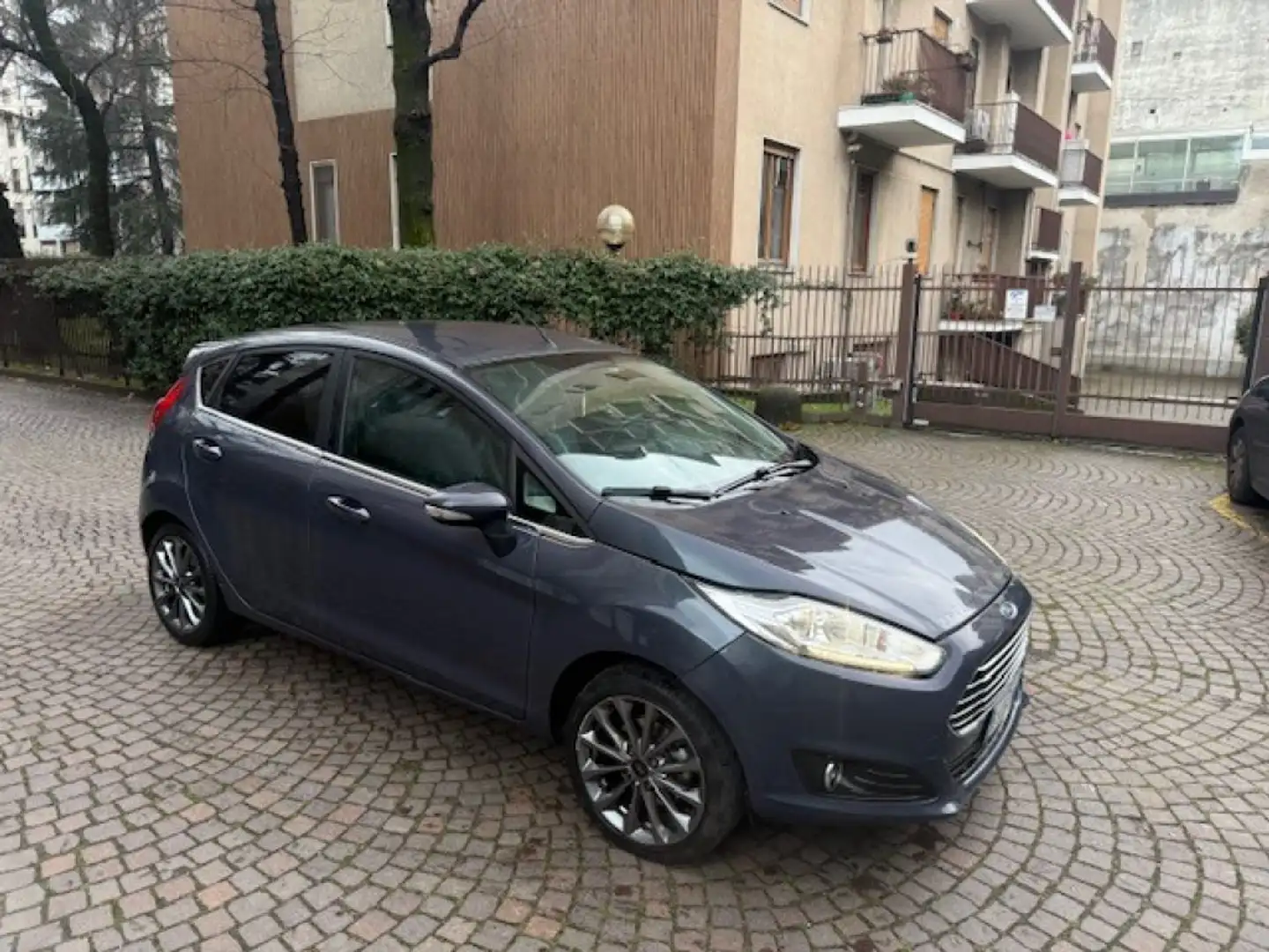 Ford Fiesta 1.0 80CV 5 porte Titanium Nero - 1