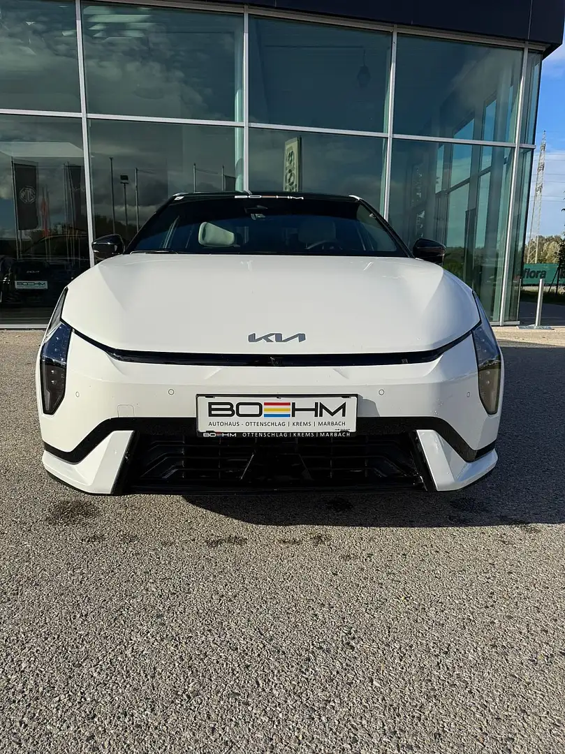 Kia EV4 Fastback  GT-LINE  81,4KWH + Schiebedach Weiß - 2